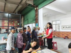 “银发餐厅”惠平易近工程正式落地